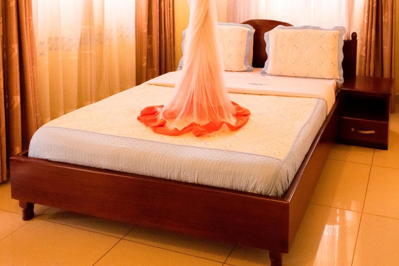 Kahondo Buffalo Hotel Kampala Makerere Extérieur photo