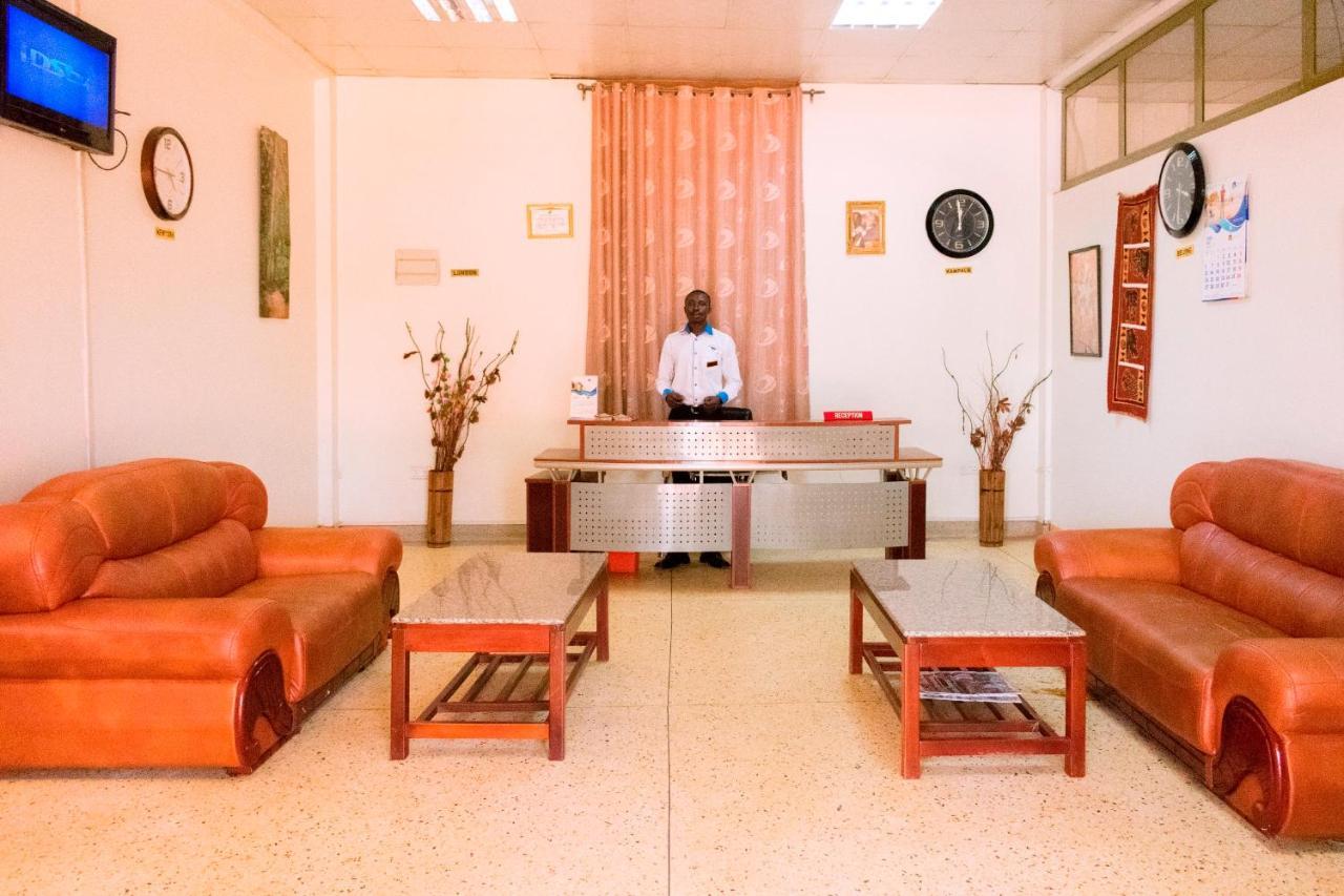 Kahondo Buffalo Hotel Kampala Makerere Extérieur photo