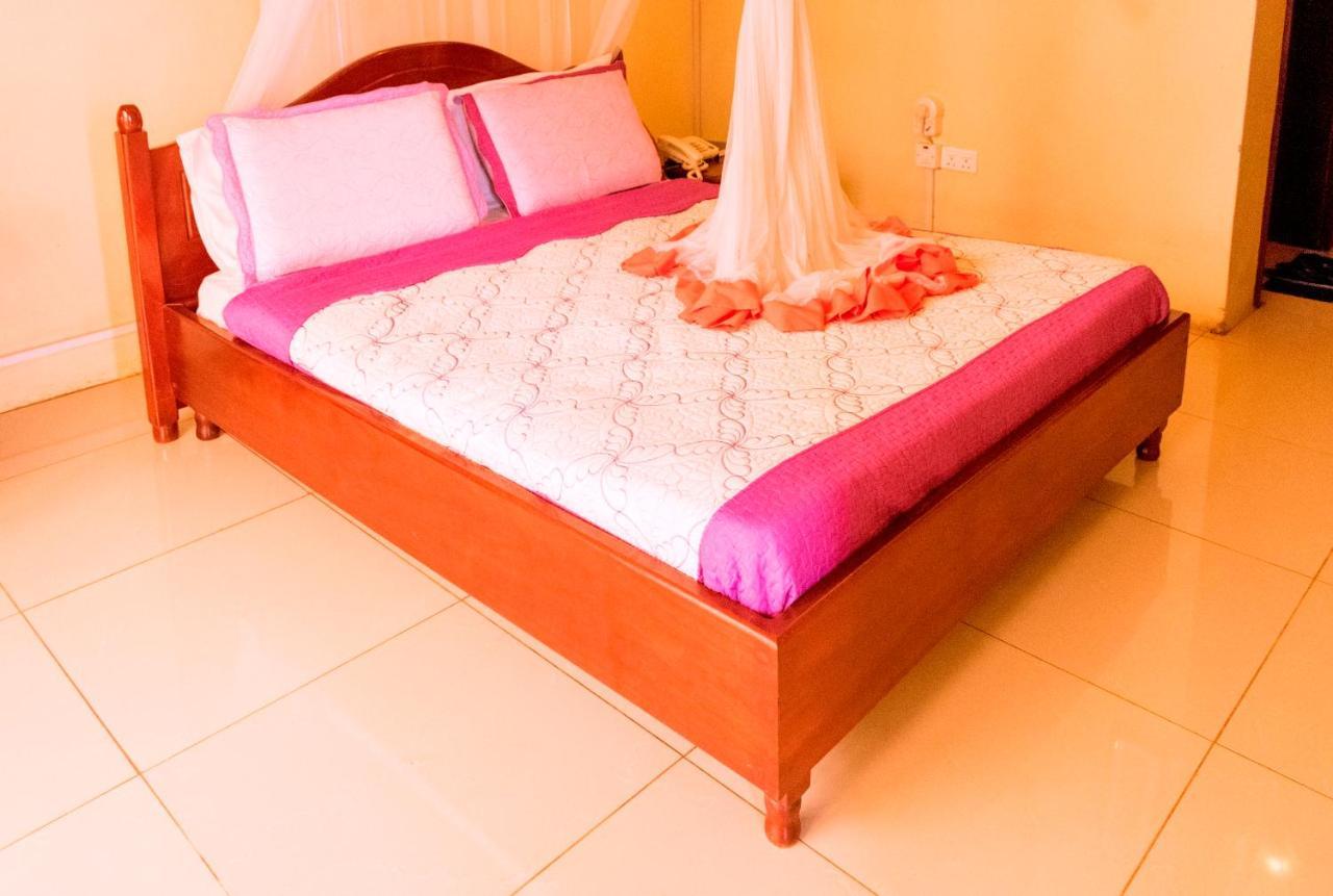 Kahondo Buffalo Hotel Kampala Makerere Extérieur photo